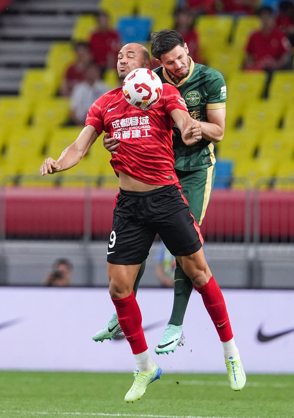 孔帕尼：会继续练定位球；迪亚斯虽没直接参与进球但贡献很大