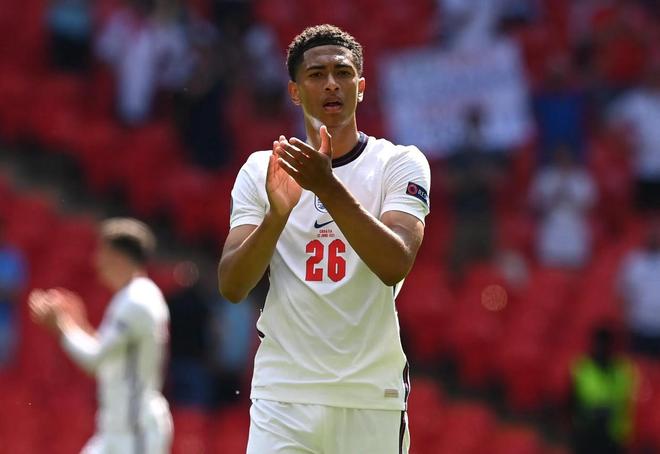 培养出总冠军！圣克拉拉大学退役杰伦·威廉姆斯24号球衣