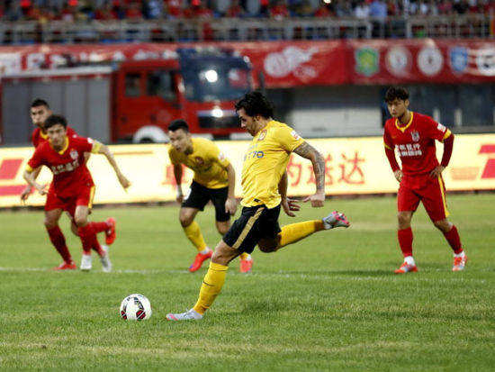 八村塁：看到浓眉身穿蓝色球衣而不是黄色，我还是会感觉奇怪